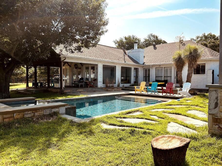 Beautiful Farmhouse W/ Pool On 6 Acres Ranch Aubrey Dış mekan fotoğraf